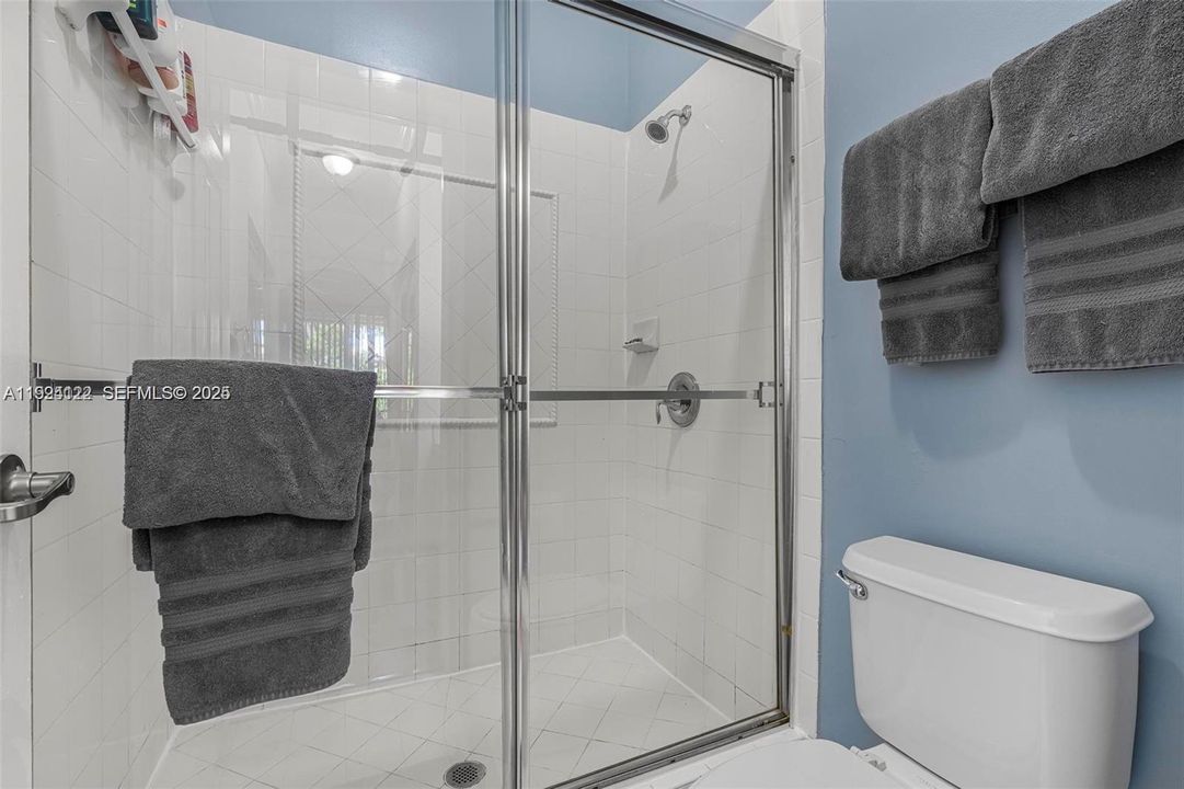 For Rent: $2,900 (3 beds, 2 baths, 1256 Square Feet)