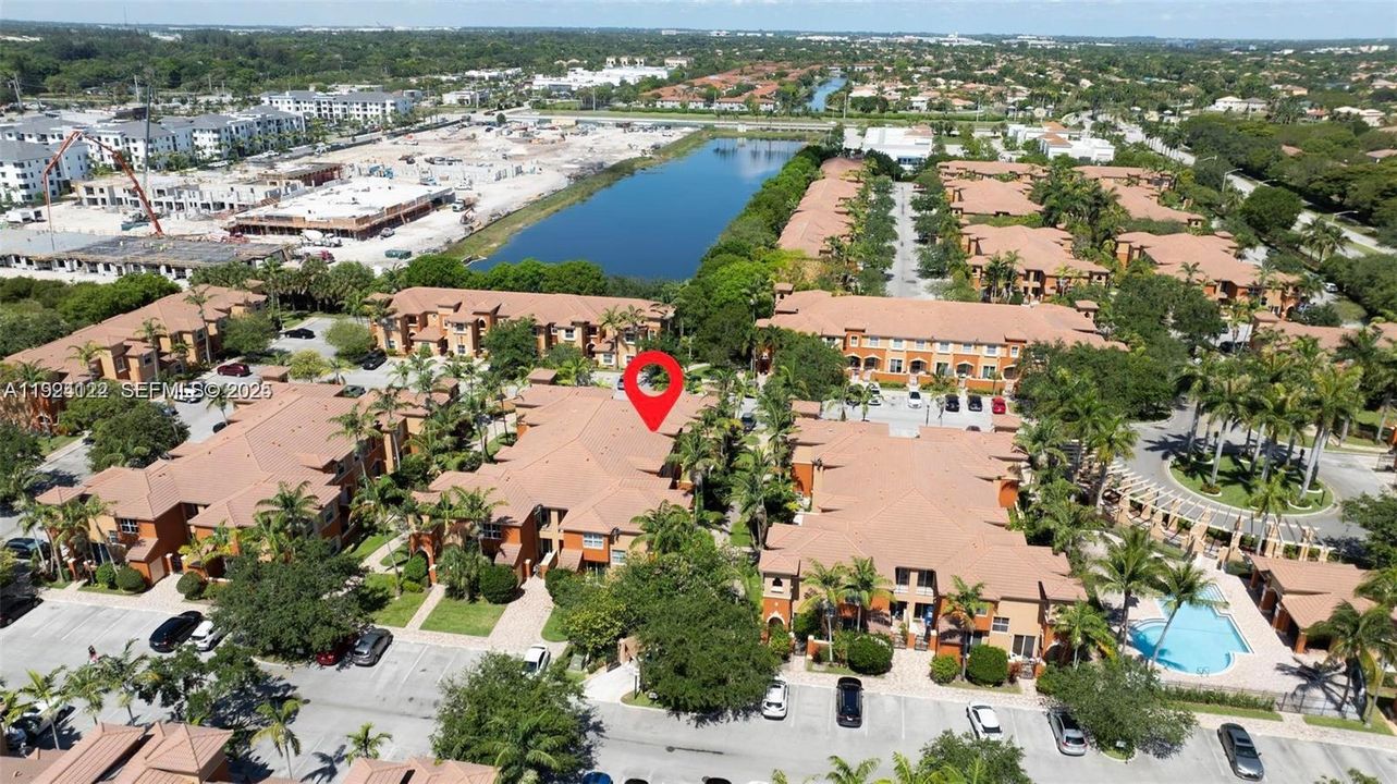 For Rent: $2,900 (3 beds, 2 baths, 1256 Square Feet)