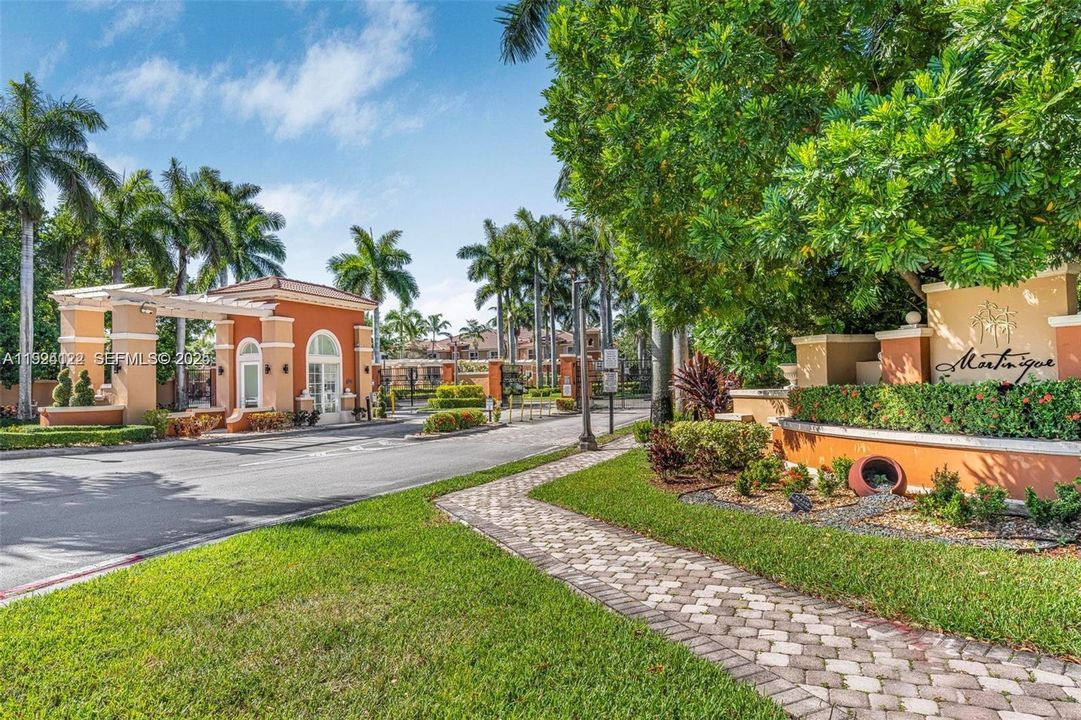 For Rent: $2,900 (3 beds, 2 baths, 1256 Square Feet)