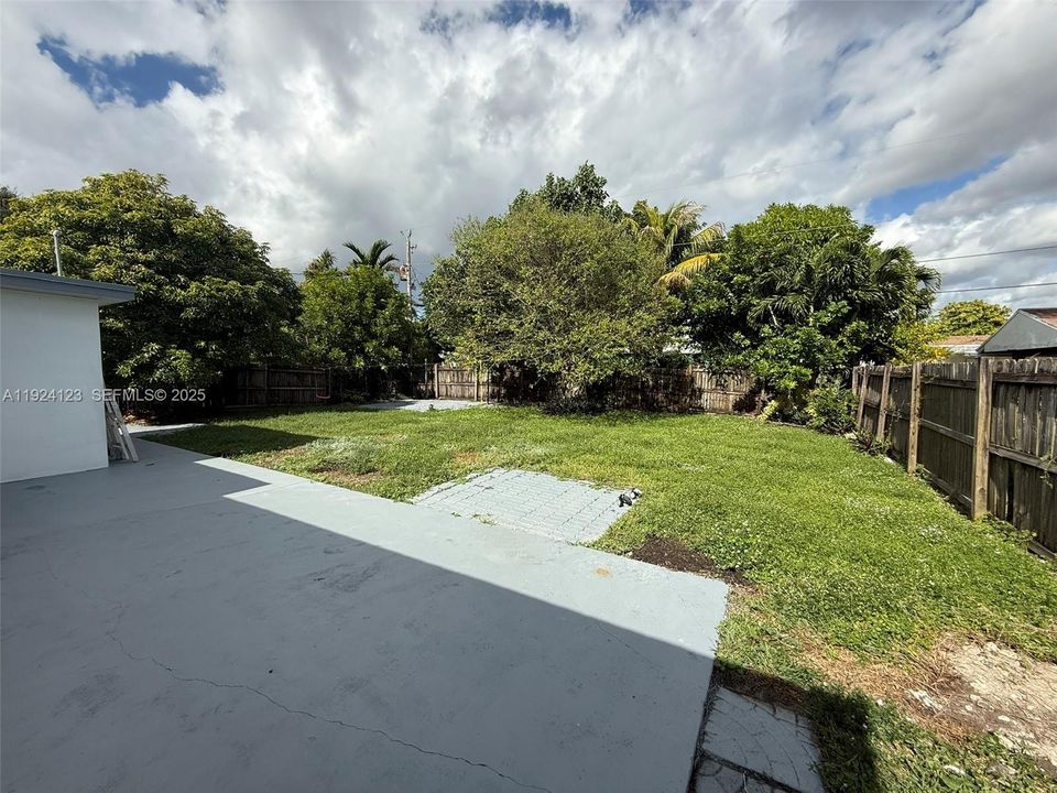 For Sale: $445,000 (4 beds, 2 baths, 1473 Square Feet)