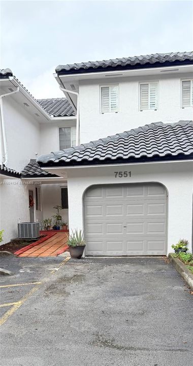 出租: $2,950 (3 贝兹, 2 浴室, 1245 平方英尺)