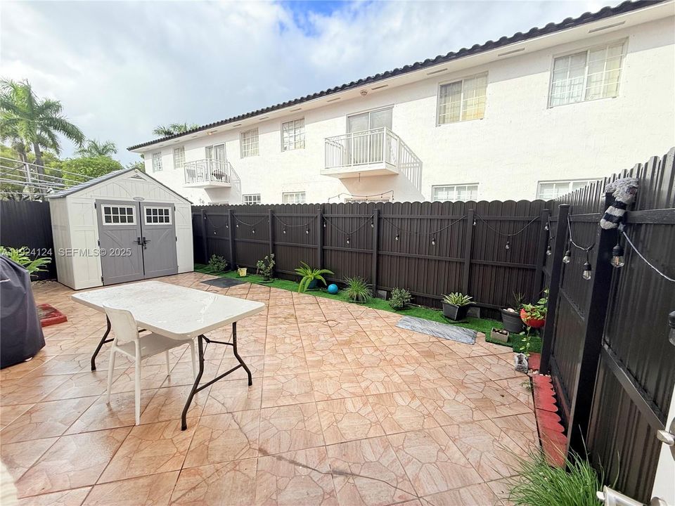 出租: $2,950 (3 贝兹, 2 浴室, 1245 平方英尺)