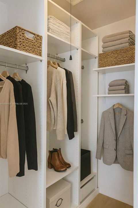 На продажу: $349,990 (2 спален, 1 ванн, 1008 Квадратных фут)