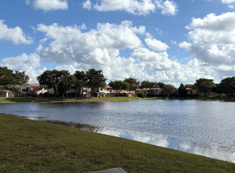 For Rent: $2,850 (3 beds, 2 baths, 1070 Square Feet)