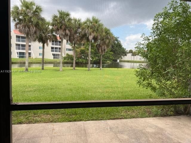 合同活跃: $2,350 (2 贝兹, 2 浴室, 1106 平方英尺)