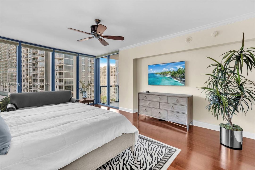 For Sale: $1,495,000 (2 beds, 3 baths, 2129 Square Feet)