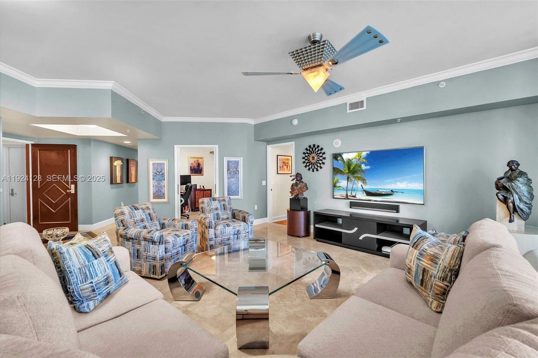 For Sale: $1,495,000 (2 beds, 3 baths, 2129 Square Feet)