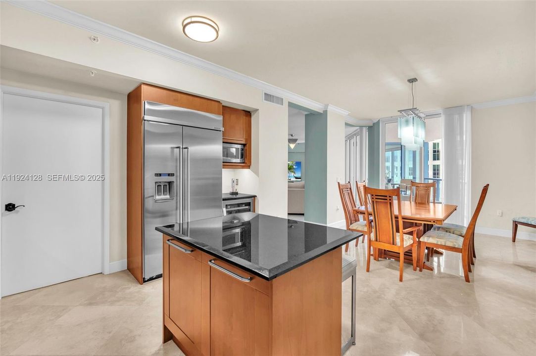 For Sale: $1,495,000 (2 beds, 3 baths, 2129 Square Feet)