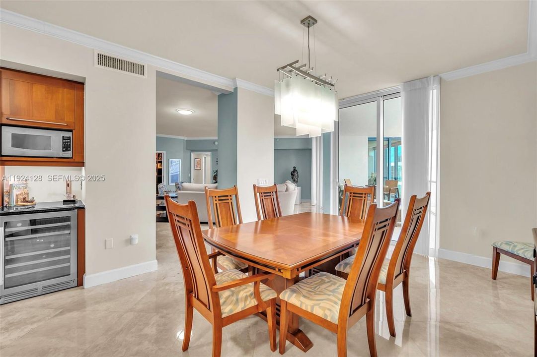 For Sale: $1,495,000 (2 beds, 3 baths, 2129 Square Feet)