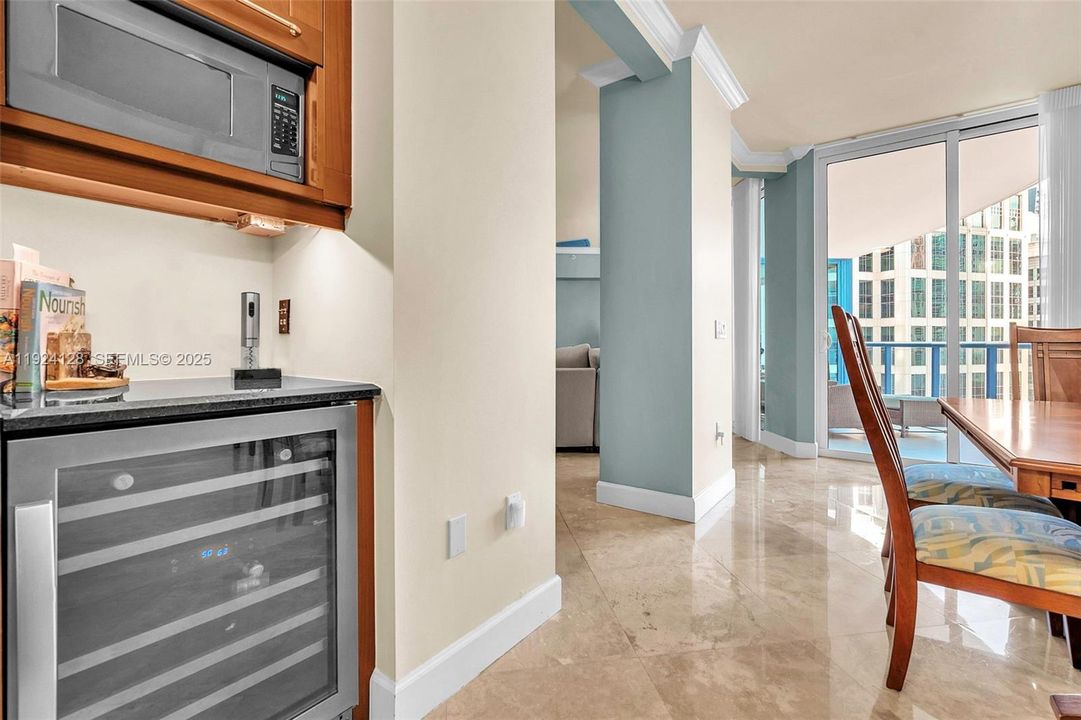 For Sale: $1,495,000 (2 beds, 3 baths, 2129 Square Feet)