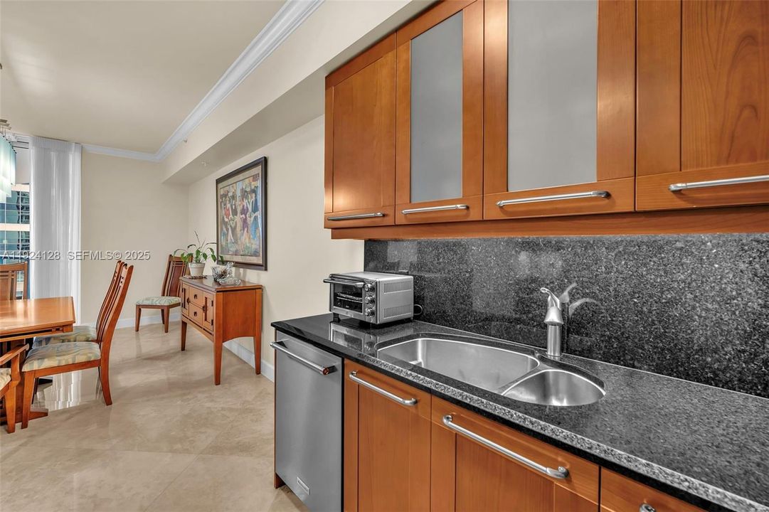 For Sale: $1,495,000 (2 beds, 3 baths, 2129 Square Feet)