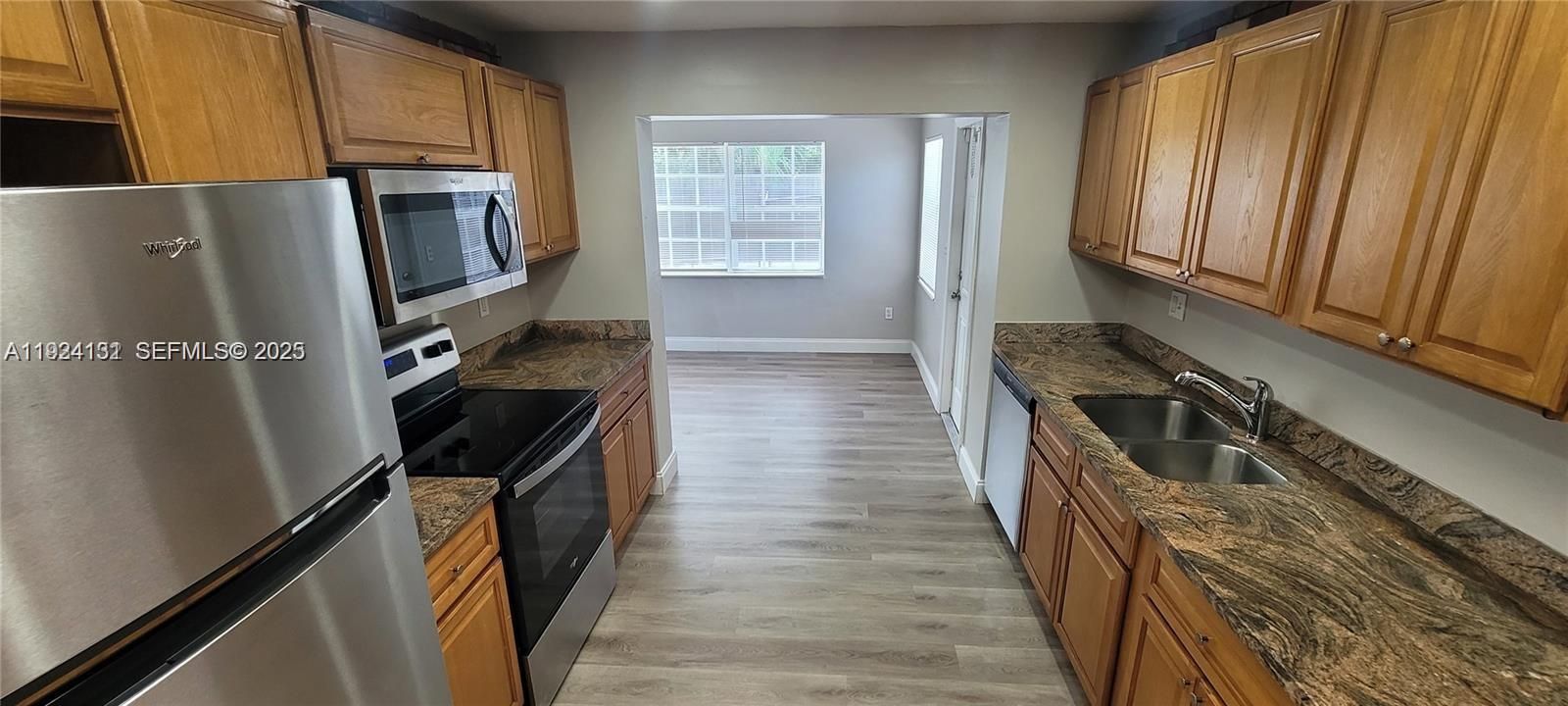 待售: $540,000 (3 贝兹, 2 浴室, 1620 平方英尺)