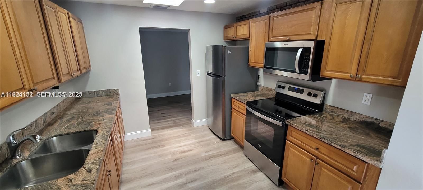 待售: $540,000 (3 贝兹, 2 浴室, 1620 平方英尺)