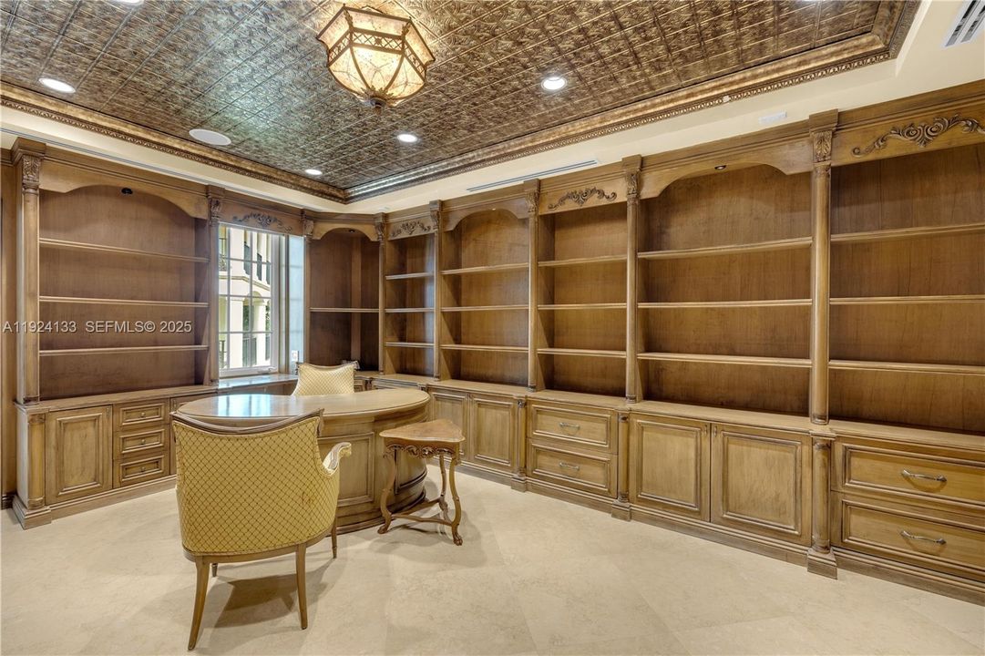 В аренду: $20,000 (5 спален, 7 ванн, 6476 Квадратных фут)