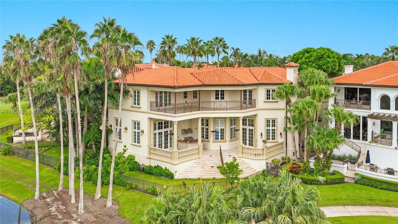 В аренду: $20,000 (5 спален, 7 ванн, 6476 Квадратных фут)