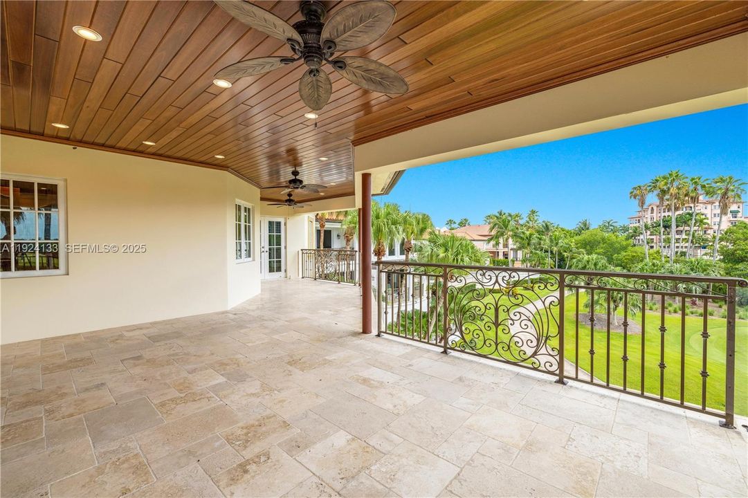 В аренду: $20,000 (5 спален, 7 ванн, 6476 Квадратных фут)