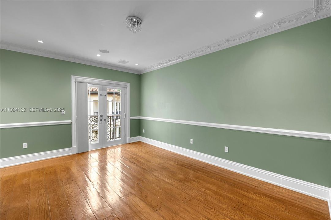 В аренду: $20,000 (5 спален, 7 ванн, 6476 Квадратных фут)