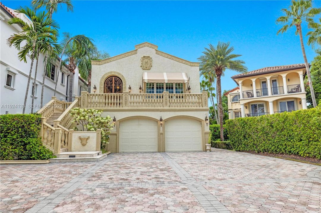 В аренду: $20,000 (5 спален, 7 ванн, 6476 Квадратных фут)