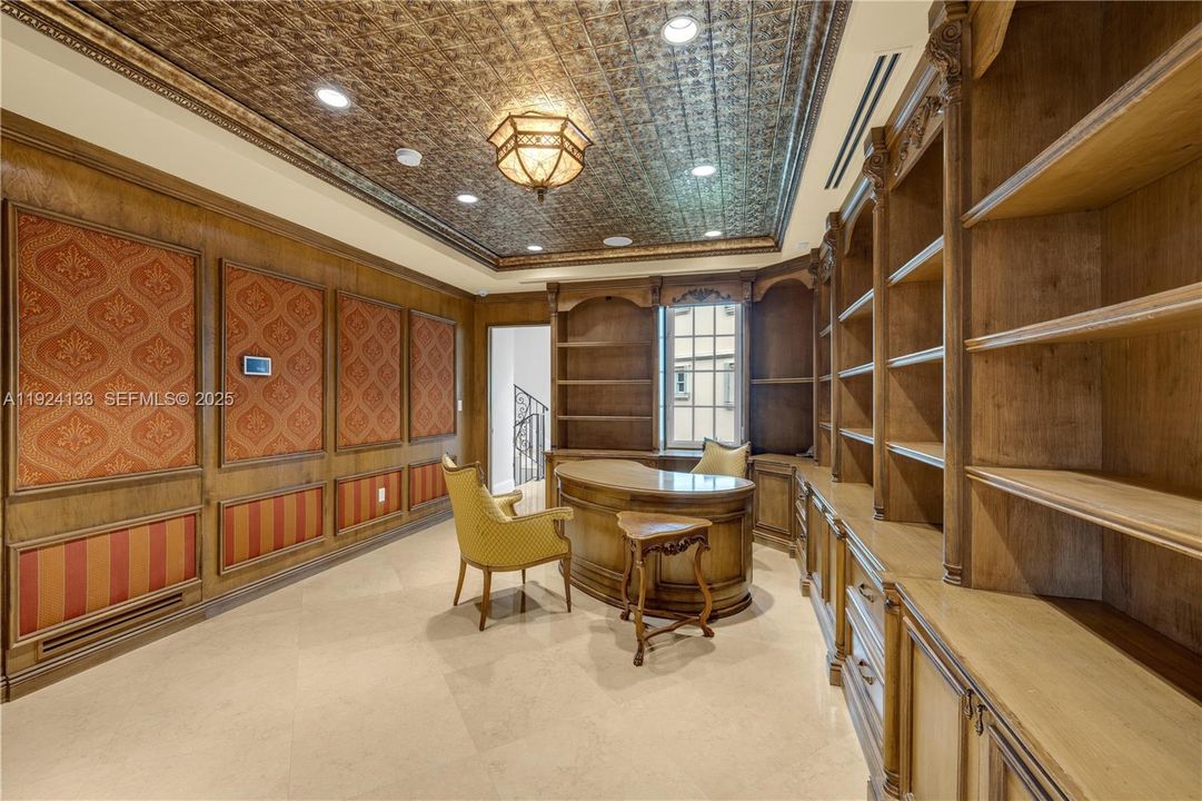 В аренду: $20,000 (5 спален, 7 ванн, 6476 Квадратных фут)