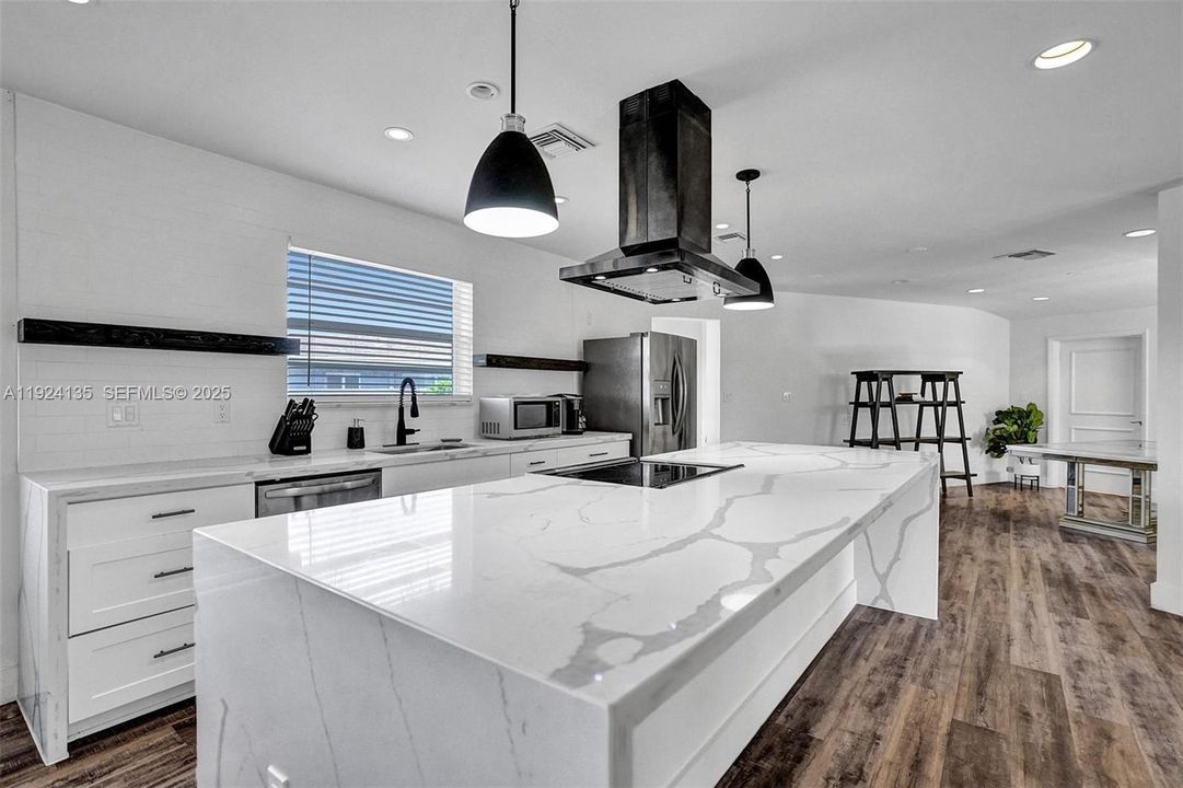 For Rent: $5,999 (4 beds, 3 baths, 2397 Square Feet)