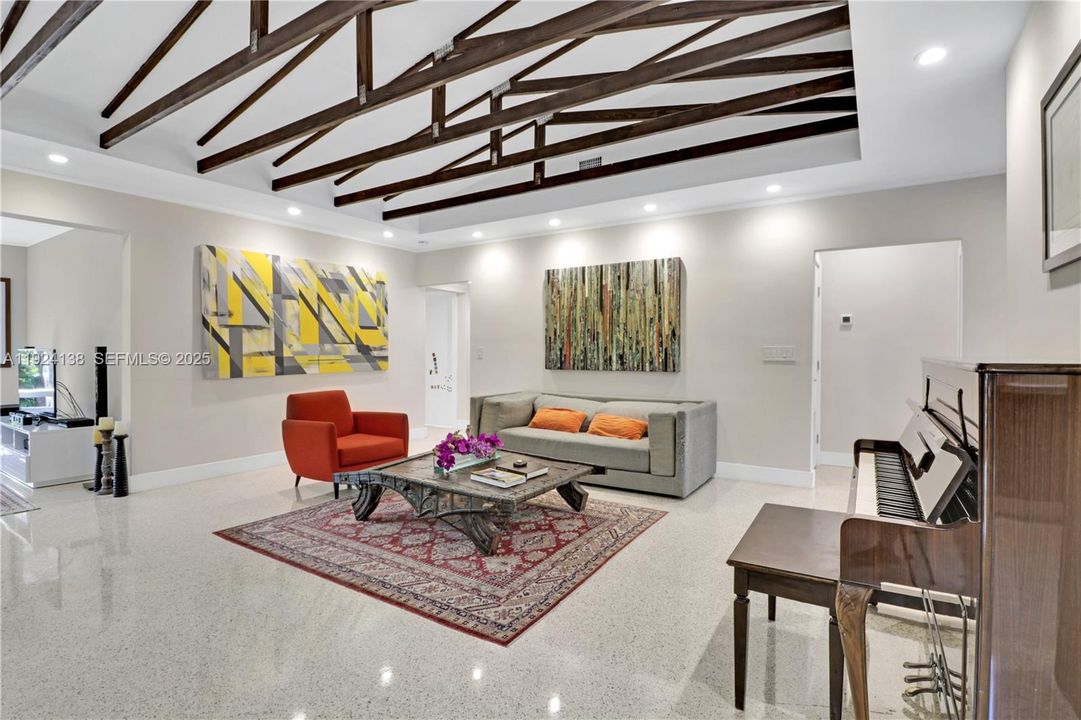 待售: $2,075,000 (4 贝兹, 4 浴室, 2334 平方英尺)