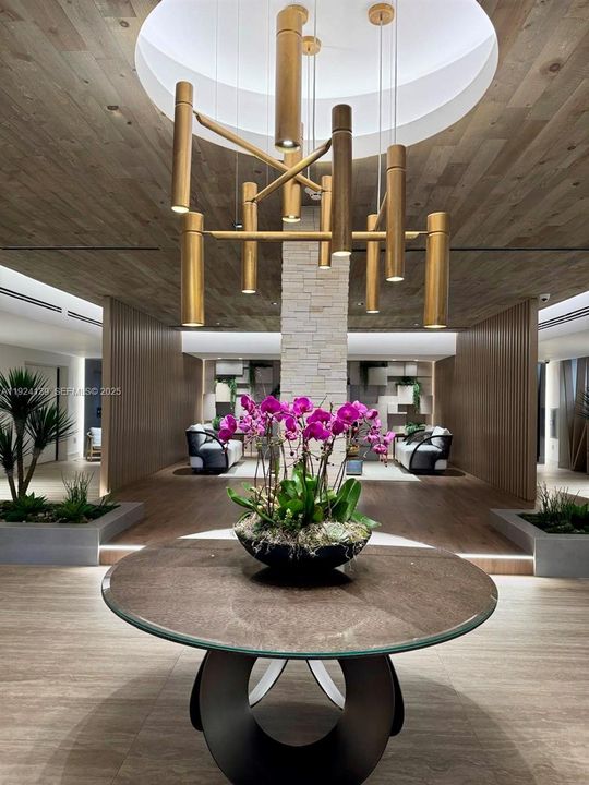 For Sale: $845,000 (1 beds, 2 baths, 760 Square Feet)