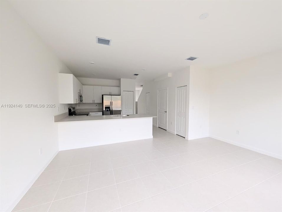 For Rent: $2,750 (3 beds, 2 baths, 0 Square Feet)