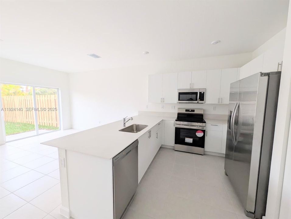 For Rent: $2,750 (3 beds, 2 baths, 0 Square Feet)