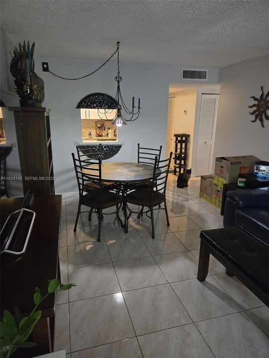 Active With Contract: $2,450 (2 beds, 2 baths, 906 Square Feet)