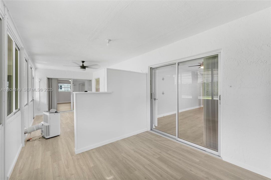 待售: $369,500 (2 贝兹, 2 浴室, 1560 平方英尺)