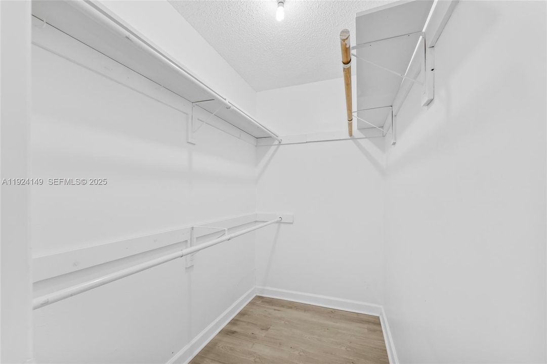 待售: $369,500 (2 贝兹, 2 浴室, 1560 平方英尺)