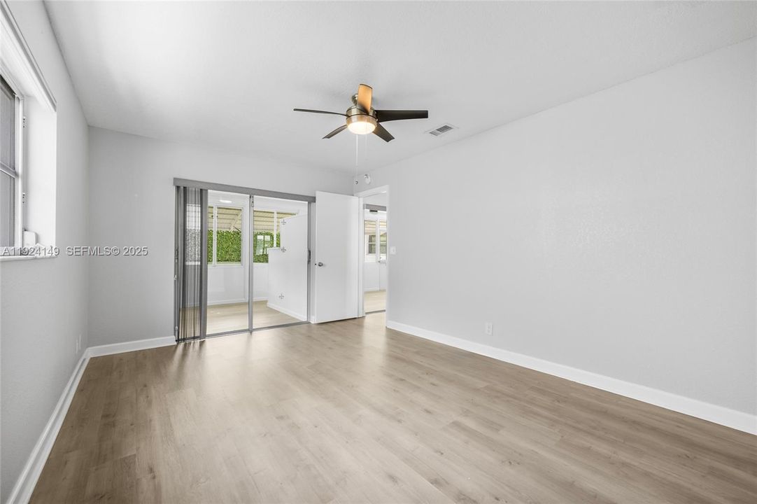 待售: $369,500 (2 贝兹, 2 浴室, 1560 平方英尺)