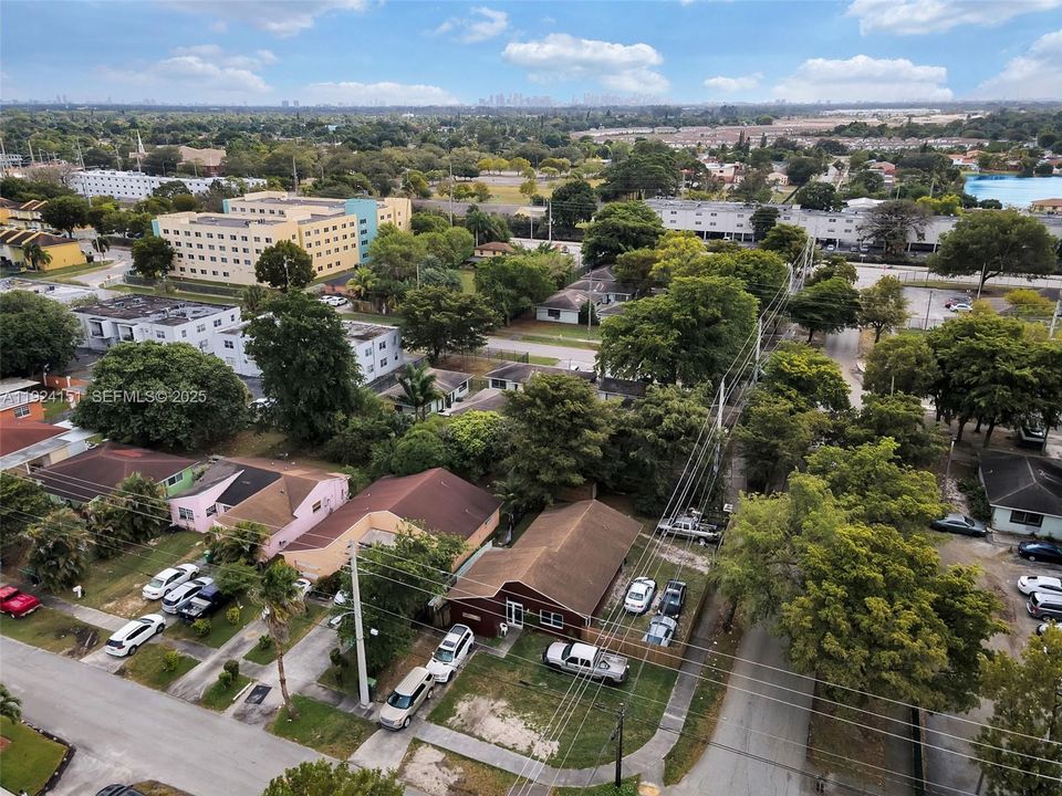 For Sale: $499,900 (4 beds, 2 baths, 1514 Square Feet)