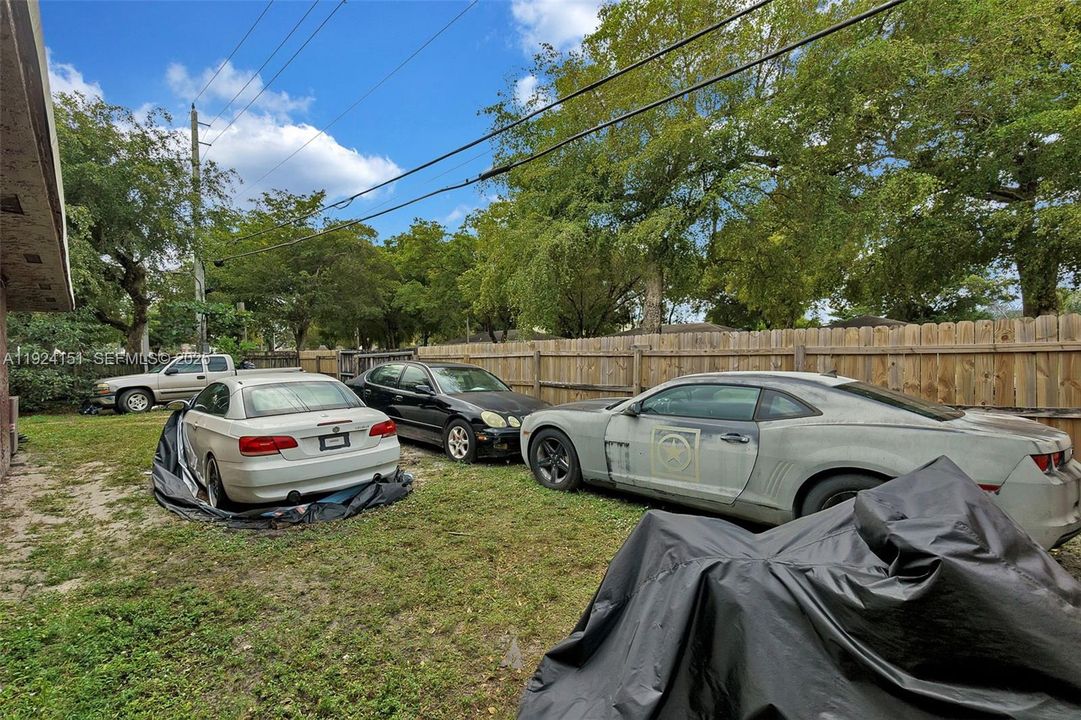 For Sale: $499,900 (4 beds, 2 baths, 1514 Square Feet)