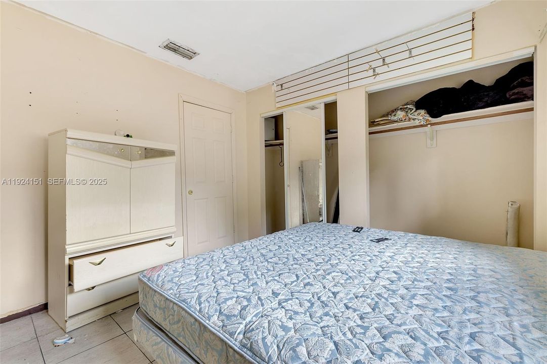 For Sale: $499,900 (4 beds, 2 baths, 1514 Square Feet)