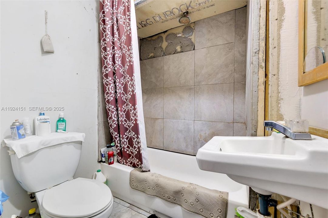 For Sale: $499,900 (4 beds, 2 baths, 1514 Square Feet)