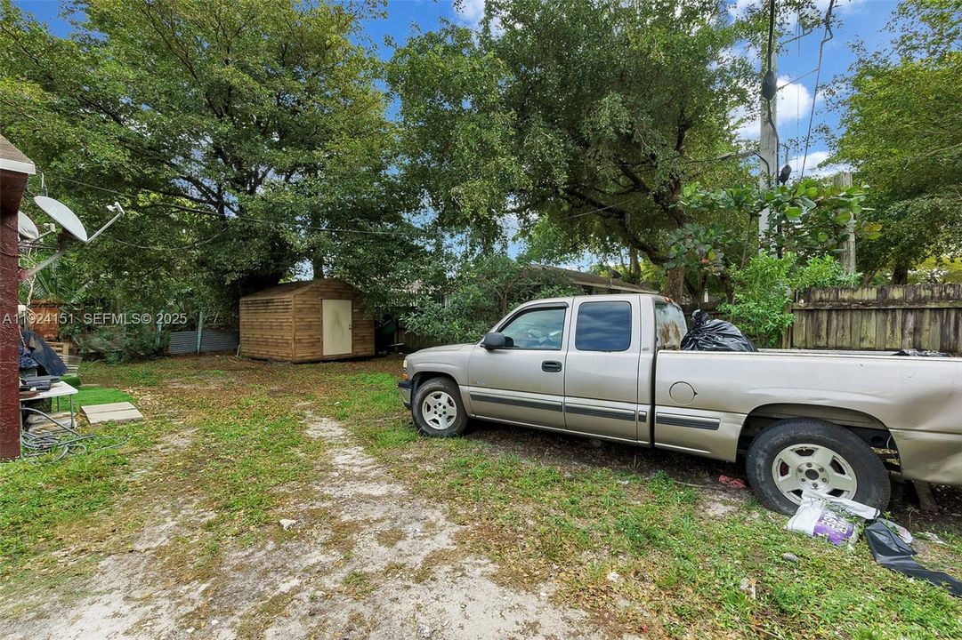 For Sale: $499,900 (4 beds, 2 baths, 1514 Square Feet)