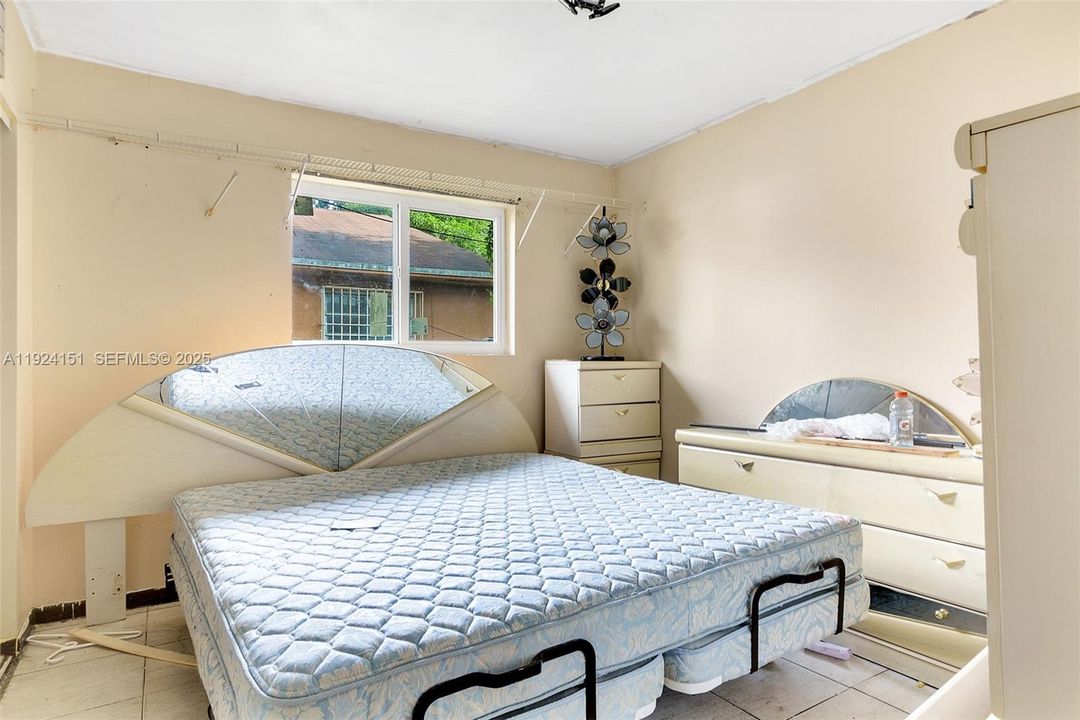 For Sale: $499,900 (4 beds, 2 baths, 1514 Square Feet)