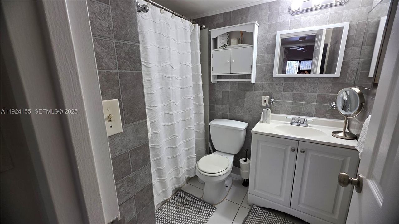 For Rent: $1,500 (1 beds, 1 baths, 650 Square Feet)