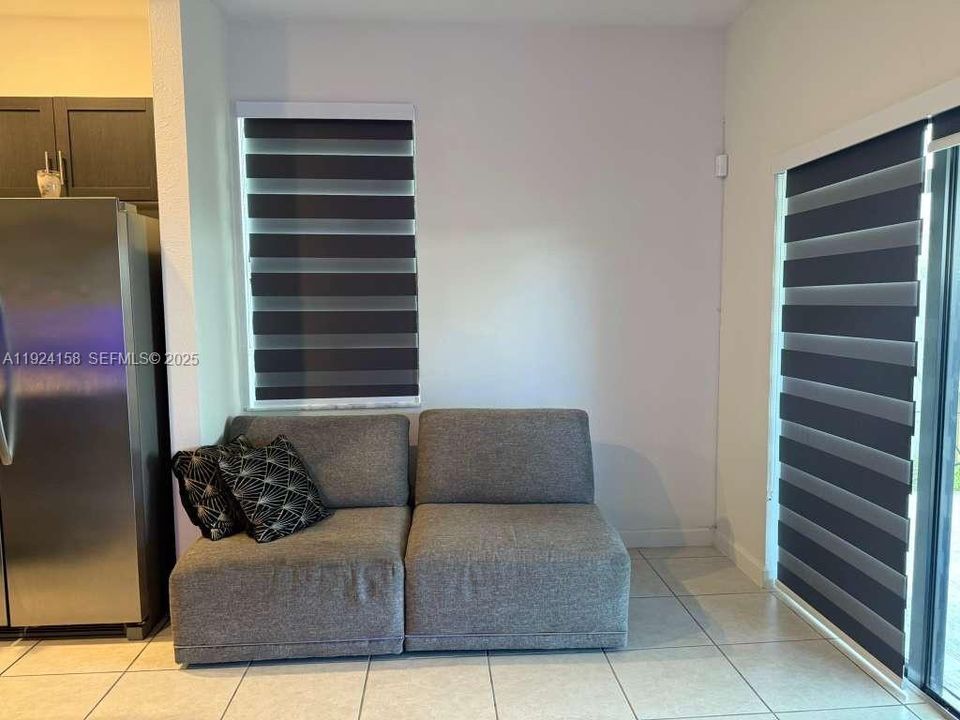 出租: $2,900 (3 贝兹, 2 浴室, 1651 平方英尺)