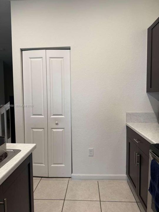 出租: $2,900 (3 贝兹, 2 浴室, 1651 平方英尺)