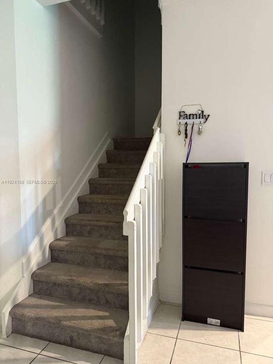 出租: $2,900 (3 贝兹, 2 浴室, 1651 平方英尺)