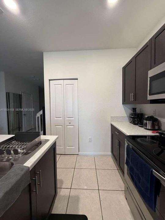 出租: $2,900 (3 贝兹, 2 浴室, 1651 平方英尺)