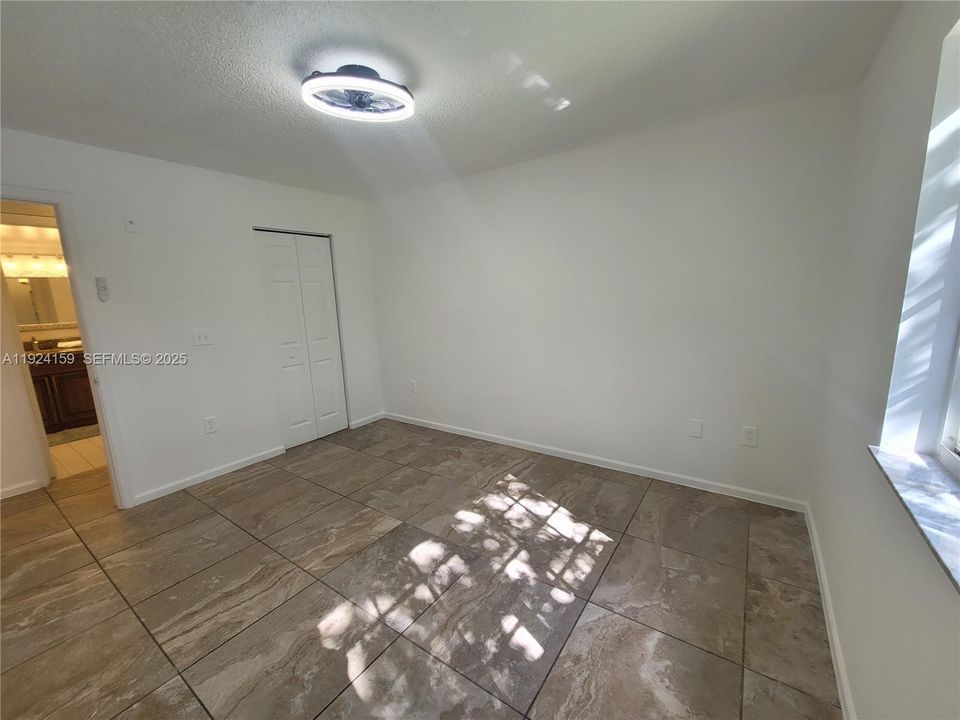 出租: $2,600 (3 贝兹, 2 浴室, 1125 平方英尺)