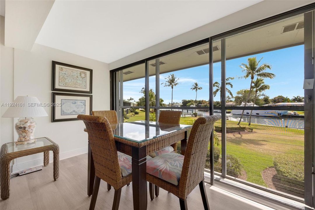 На продажу: $2,995,000 (2 спален, 2 ванн, 1186 Квадратных фут)