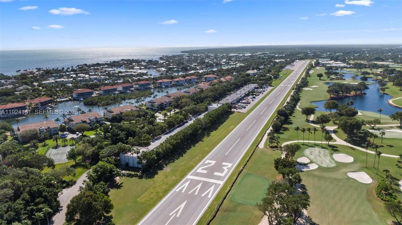 На продажу: $2,995,000 (2 спален, 2 ванн, 1186 Квадратных фут)