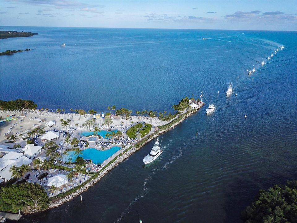 На продажу: $2,995,000 (2 спален, 2 ванн, 1186 Квадратных фут)