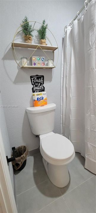 出租: $1,800 (1 贝兹, 1 浴室, 810 平方英尺)