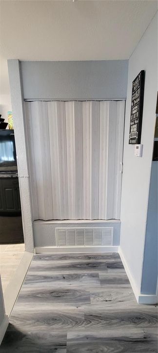 出租: $1,800 (1 贝兹, 1 浴室, 810 平方英尺)