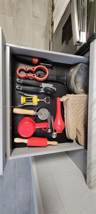 出租: $1,800 (1 贝兹, 1 浴室, 810 平方英尺)